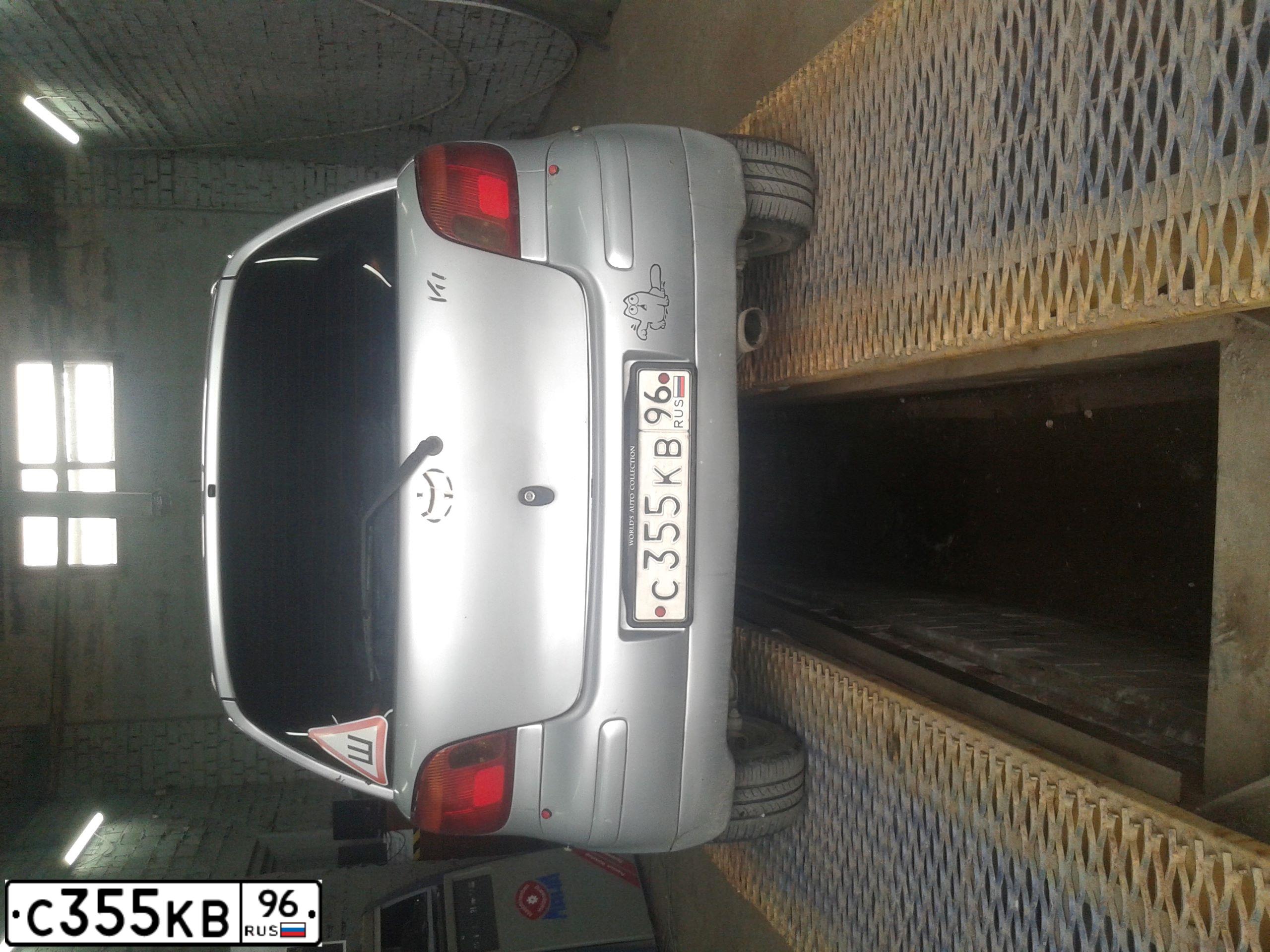 Фото автомобиля TOYOTA VITZ, 2002 — госномер С355КВ96