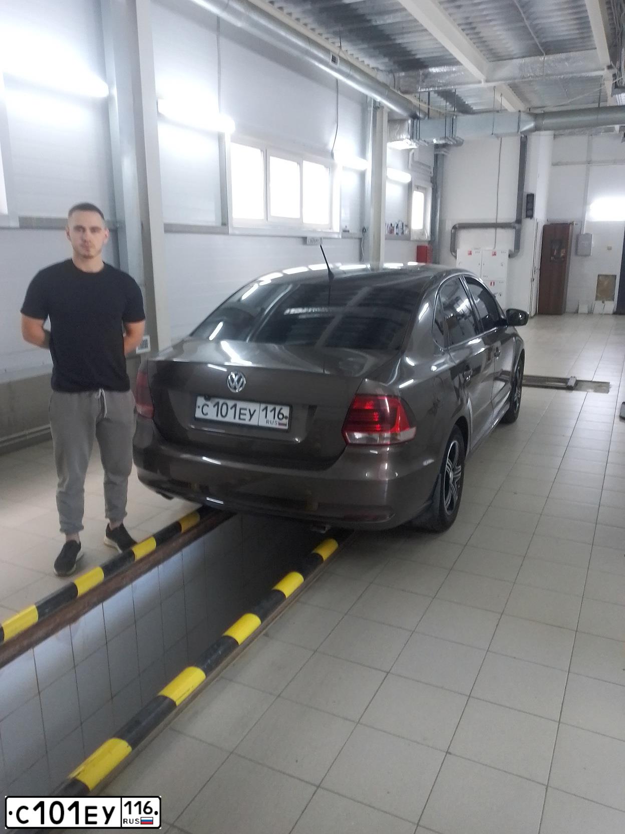 Фото автомобиля LADA 2172 PRIORA, 2012 — госномер Х507ЕС116. Цвет: ТЕМНО-ВИШНЕВЫЙ