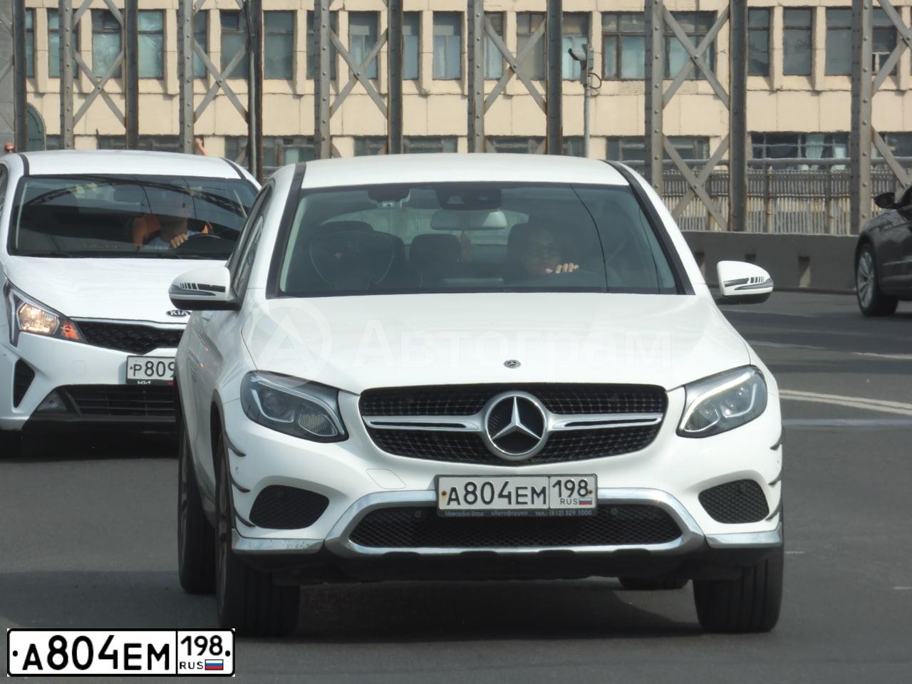 Фото автомобиля MERCEDES GLC-KLASSE, 2017 — госномер А804ЕМ198. Цвет: БЕЛЫЙ