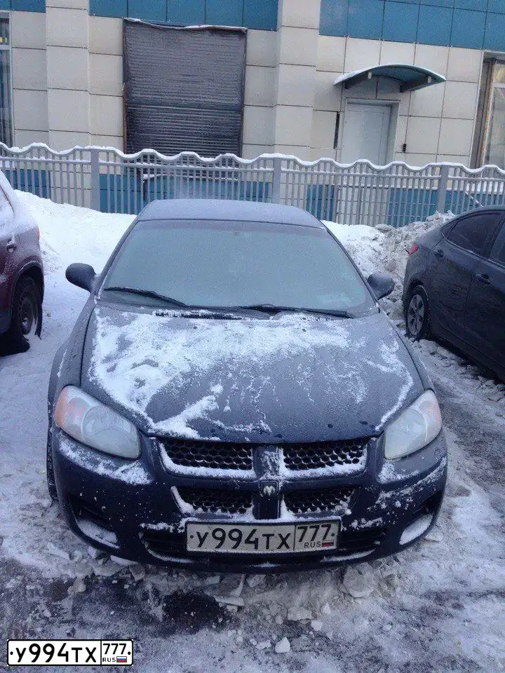 Фото автомобиля DODGE STRATUS, 2004 — госномер Р996УЕ799. Цвет: синий