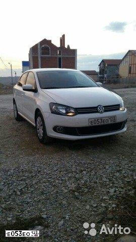 Фото автомобиля VOLKSWAGEN POLO, 2012 — госномер Е767КУ07. Цвет: Белый
