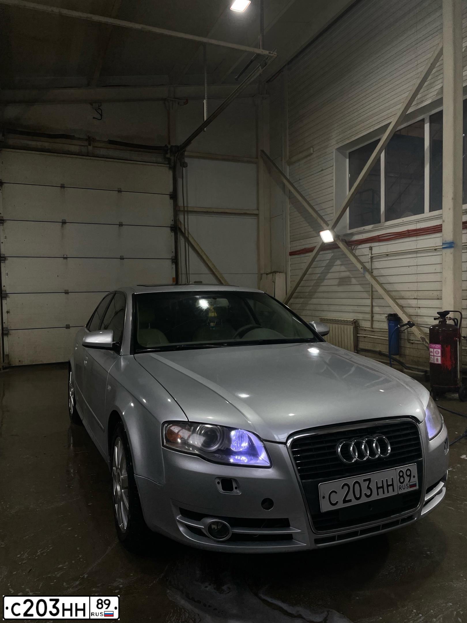 Фото автомобиля AUDI A4, 2005 — госномер С203НН89. Цвет: СЕРЕБРИСТЫЙ