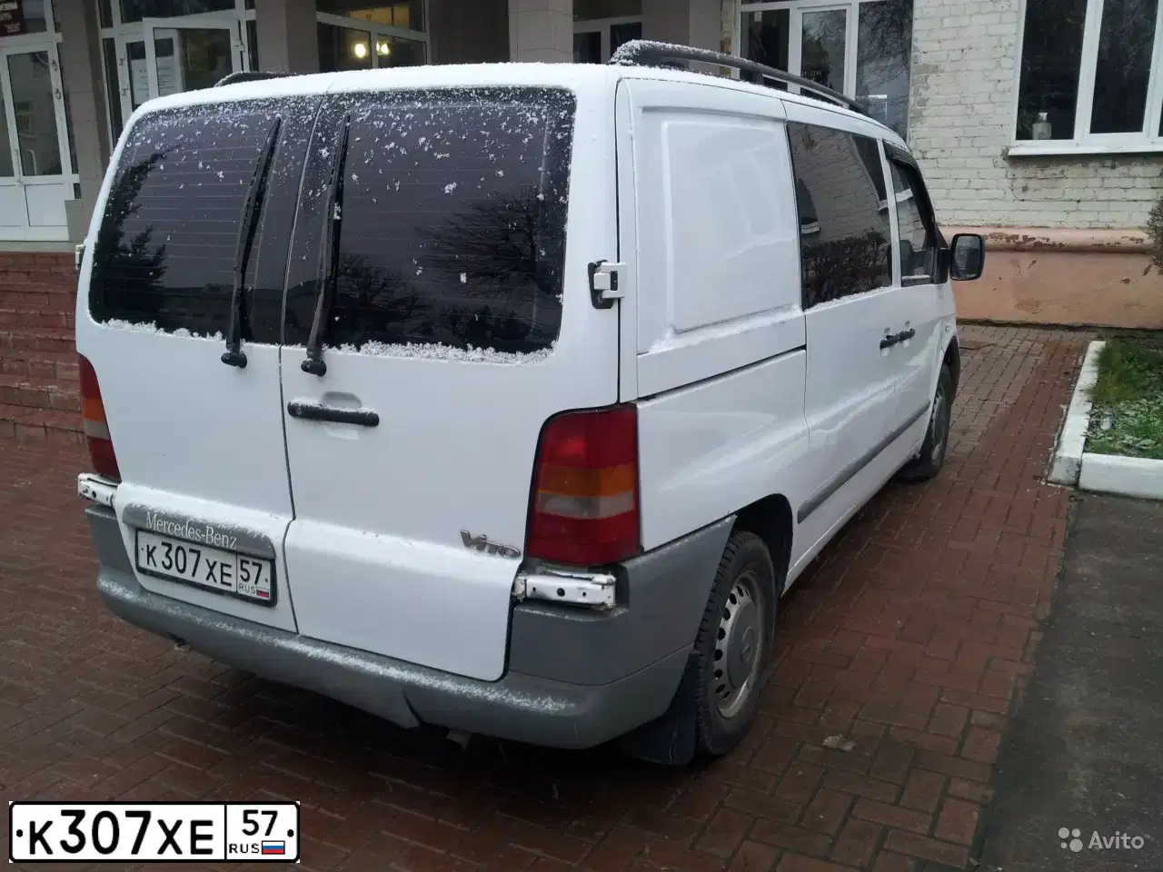 Фото автомобиля MERCEDES VITO, 2000 — госномер Н905НУ32. Цвет: Белый