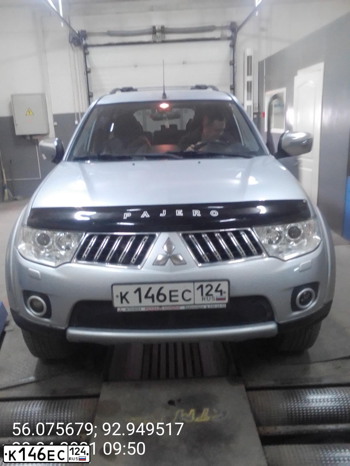 Фото автомобиля MITSUBISHI PAJERO SPORT, 2011 — госномер К146ЕС124. Цвет: СЕРЕБРИСТЫЙ