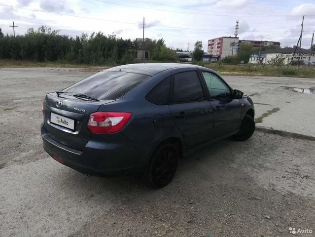 Фото автомобиля LADA 2191 GRANTA, 2014 — госномер Р950АА196. Цвет: СЕРО-СИНИЙ