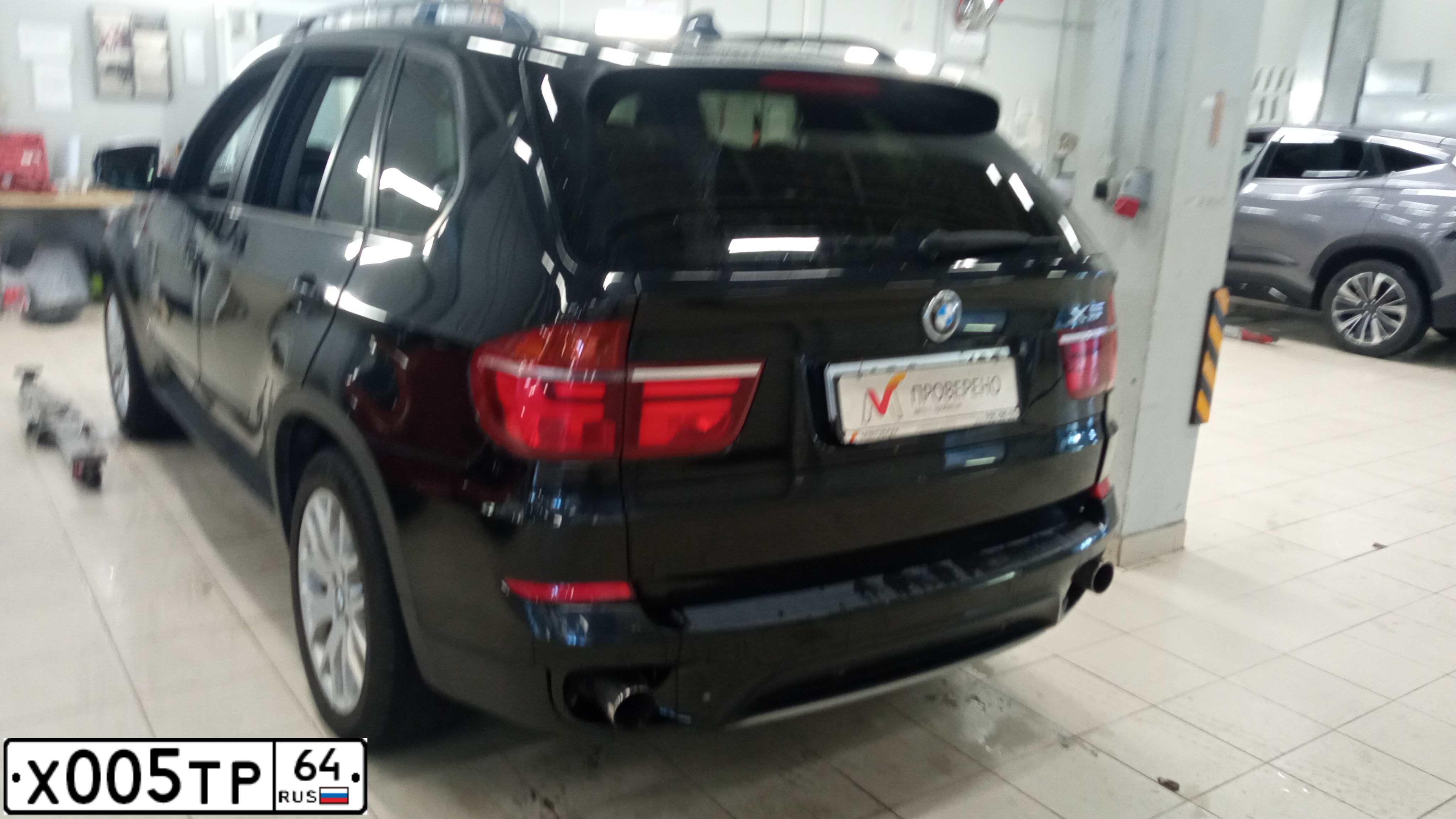 Фото автомобиля BMW X5 XDRIVE35I, 2012 — госномер Н634МР10. Цвет: ЧЕРНЫЙ