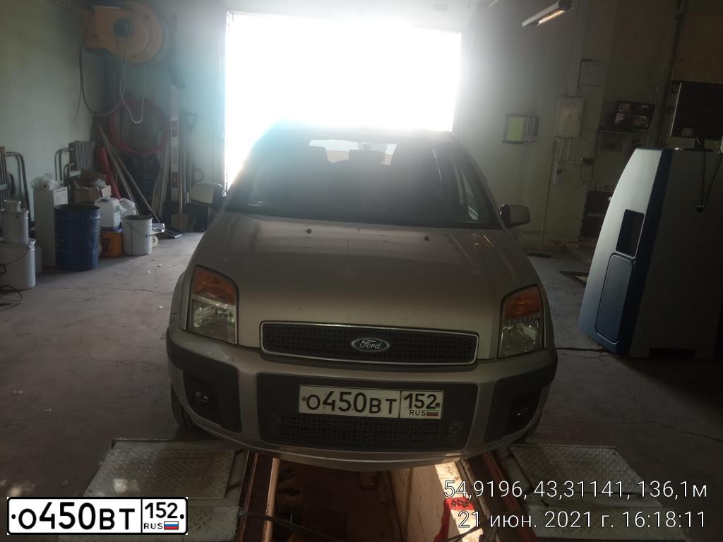 Фото автомобиля FORD FUSION, 2008 — госномер О450ВТ152. Цвет: Серебристый