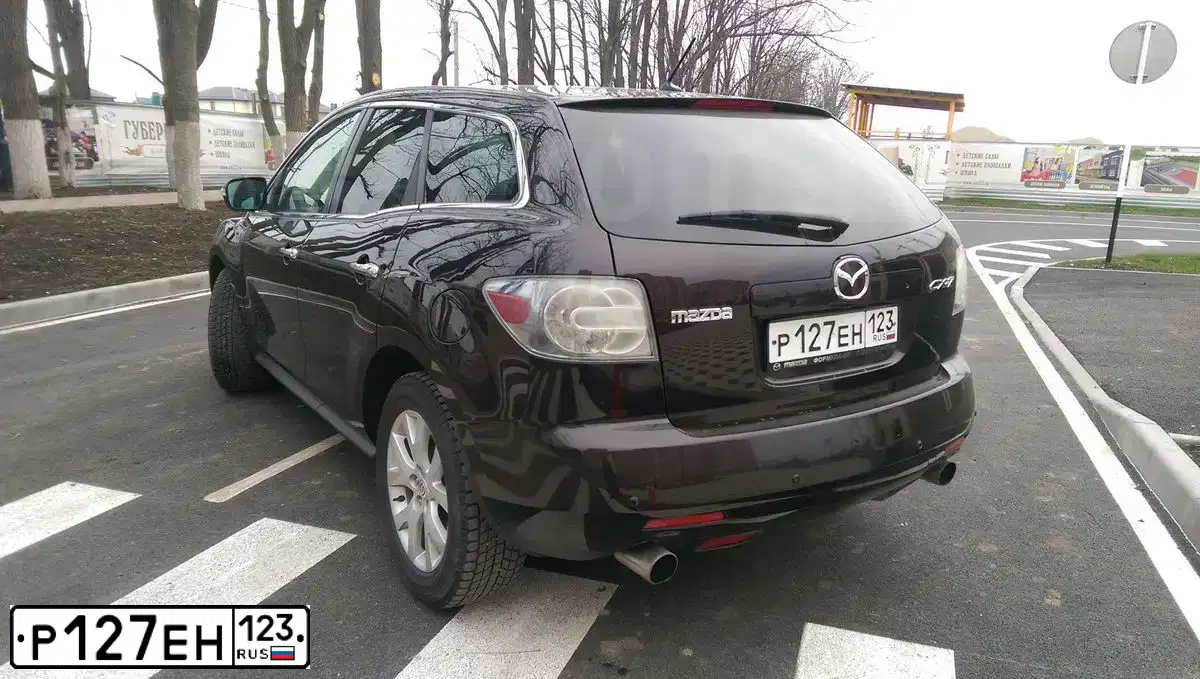 Фото автомобиля MAZDA CX-7, 2008 — госномер В828ВР95. Цвет: ТЕМНО-ВИШНЕВЫЙ