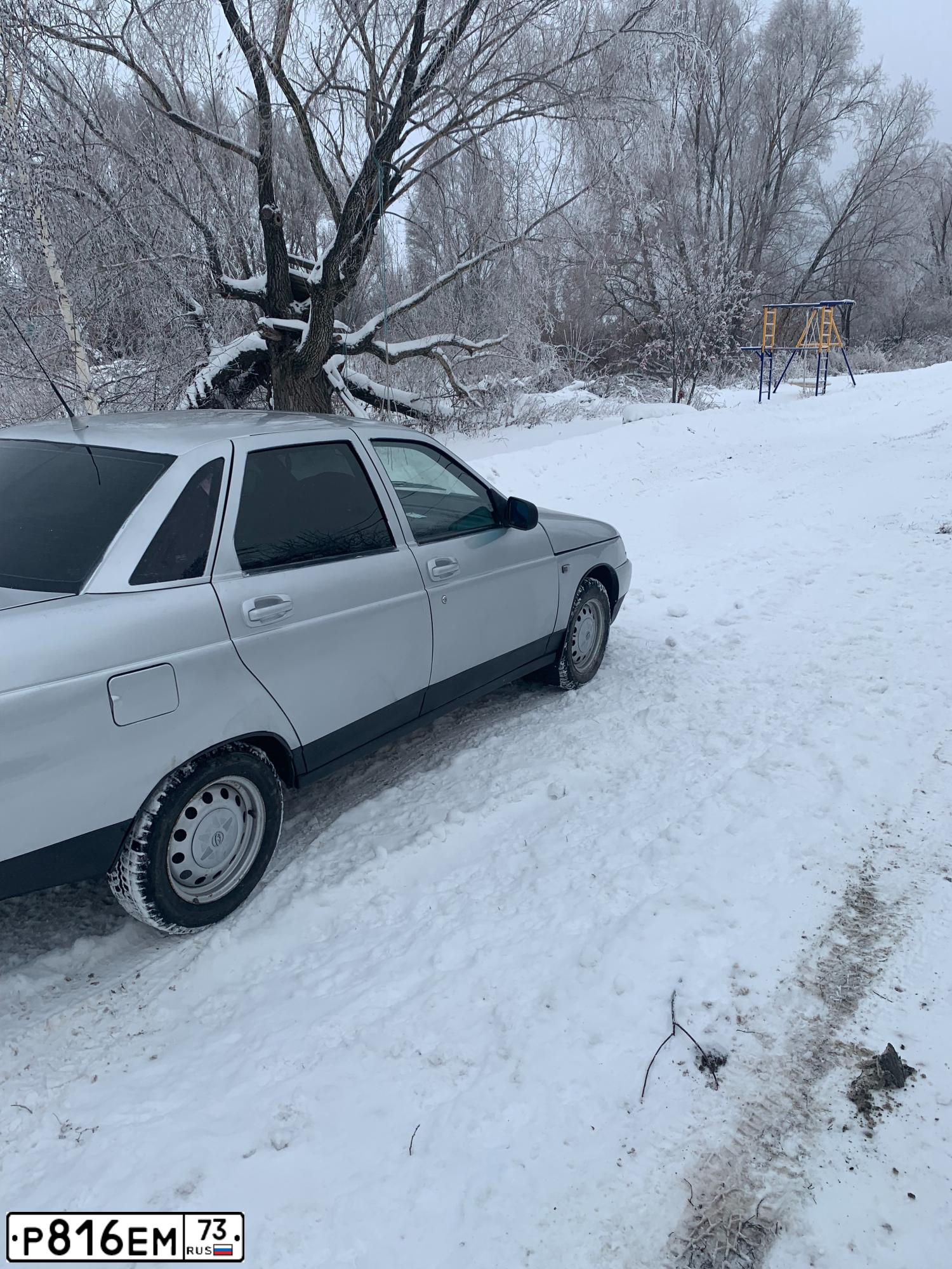 Фото автомобиля LADA 2110, 2003 — госномер Р816ЕМ73. Цвет: СВЕТЛО-СЕРЕБРИСТЫЙ МЕТАЛЛ