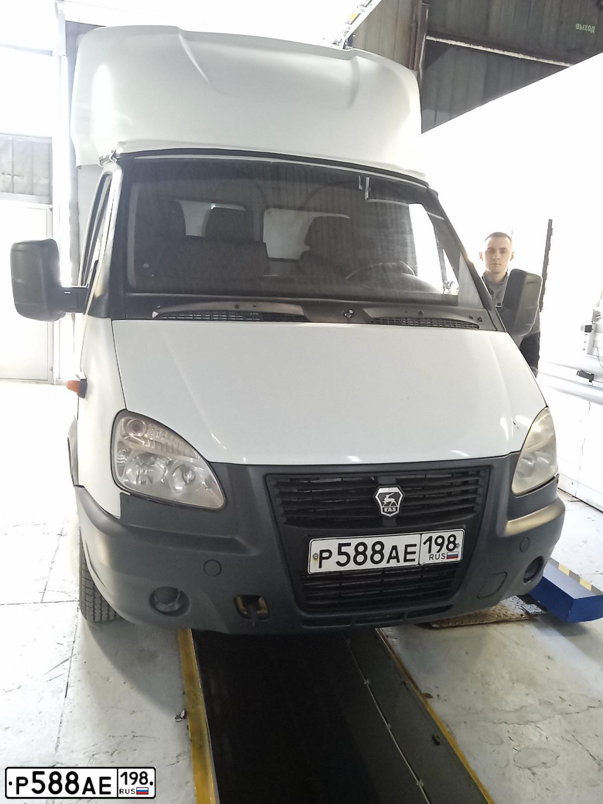 Фото автомобиля GAZ 3302 GAZEL, 2012 — госномер А293МО147. Цвет: Белый