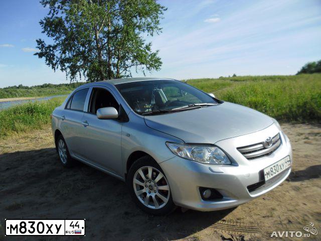 Фото автомобиля TOYOTA COROLLA, 2008 — госномер О551ВА44. Цвет: СЕРЕБРИСТЫЙ