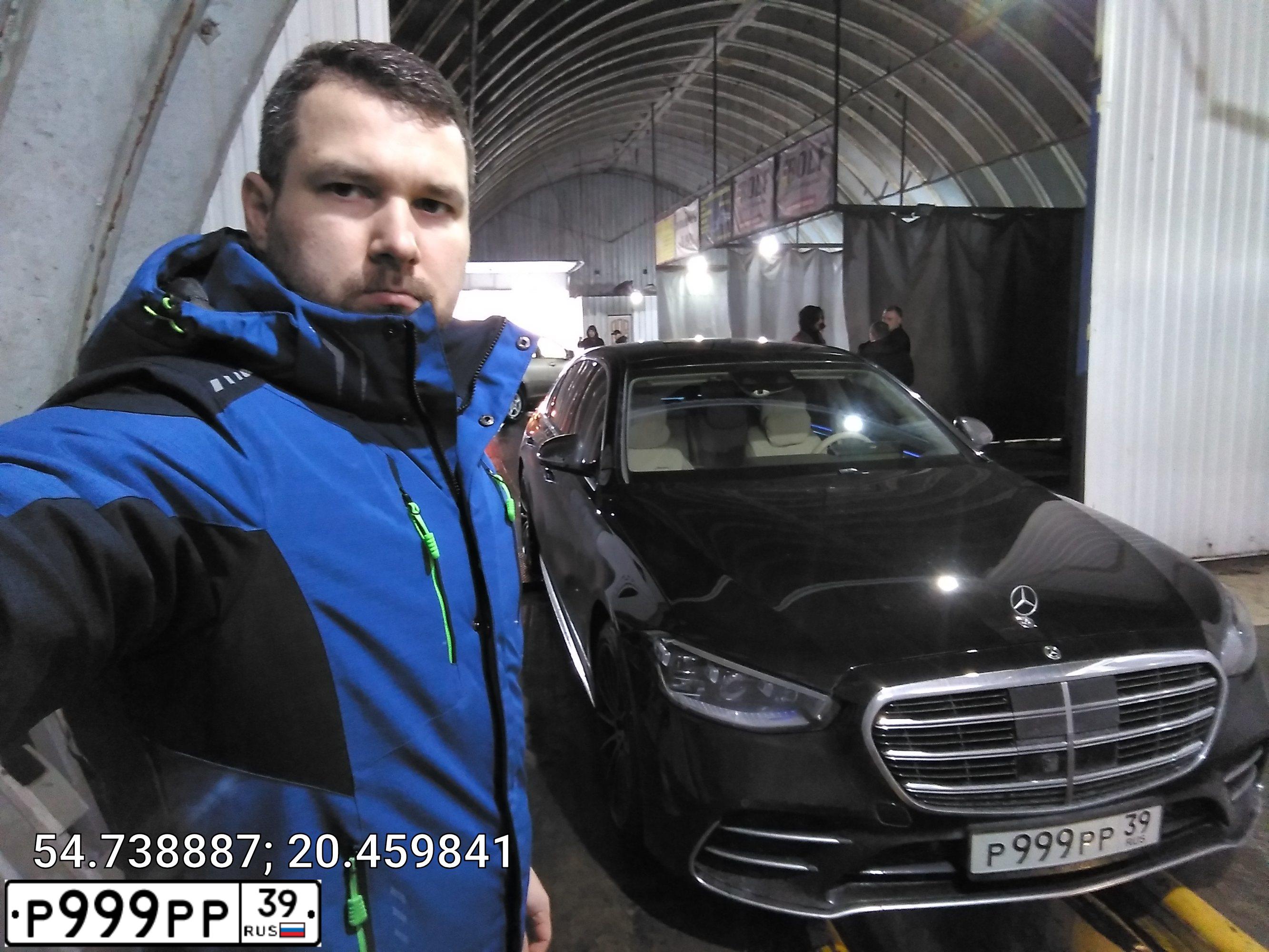Фото автомобиля MERCEDES VIANO, 2008 — госномер Е888НМ777. Цвет: ЧЕРНЫЙ