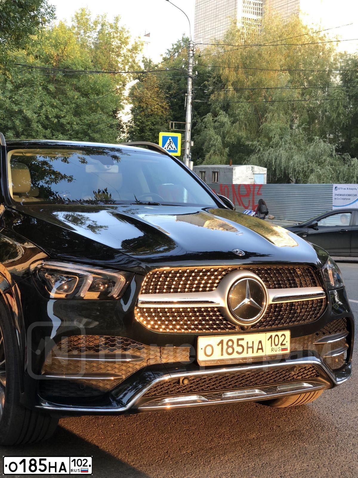 Фото автомобиля MERCEDES GLE-KLASSE, 2019 — госномер М040АХ02. Цвет: Темно-зеленый