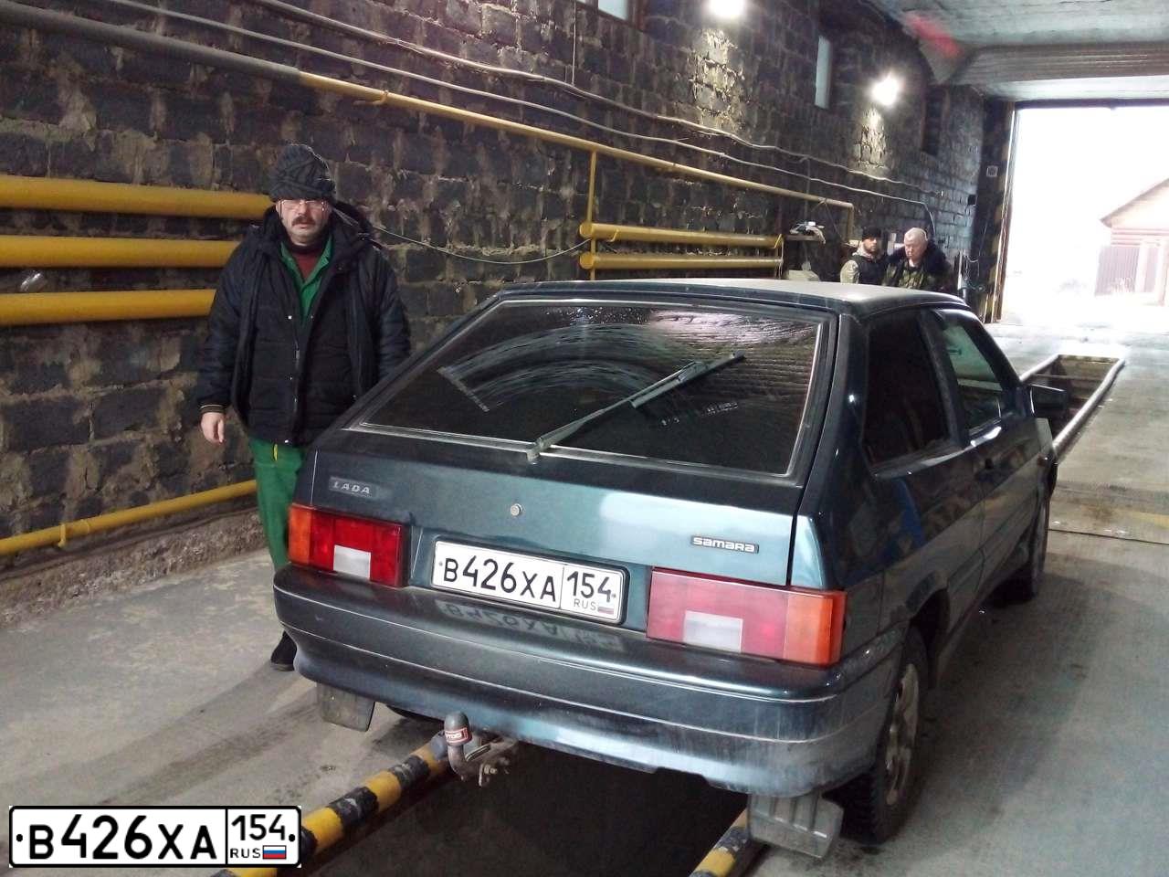 Фото автомобиля LADA 2113 SAMARA, 2012 — госномер В426ХА154. Цвет: СИНЕ ЗЕЛЕНЫЙ