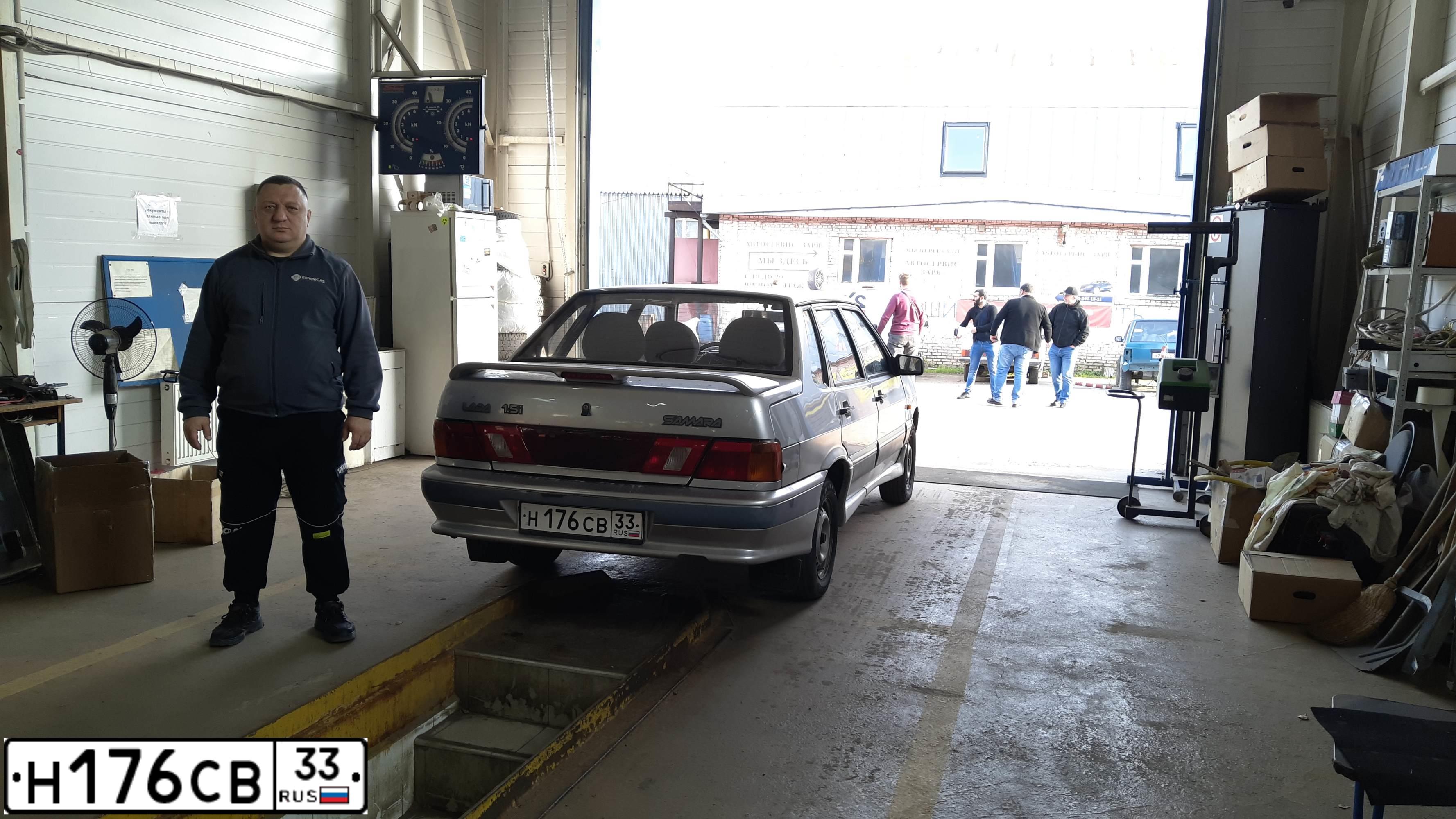 Фото автомобиля LADA 2115 SAMARA, 2003 — госномер М383ТМ790. Цвет: СЕРЫЙ