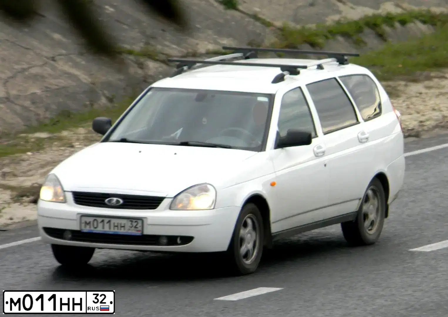 Фото автомобиля NISSAN QASHQAI, 2011 — госномер Р540ВХ32. Цвет: ЧЕРНЫЙ