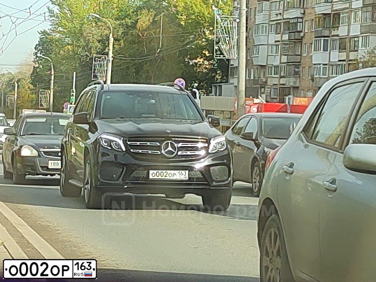 Фото автомобиля PORSCHE CAYENNE, 2004 — госномер У418УК57. Цвет: ТЕМНО-СЕРЫЙ
