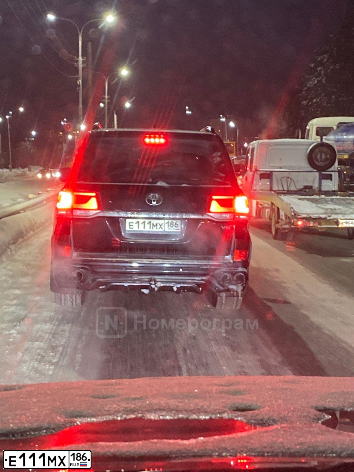 Фото автомобиля TOYOTA LANDCRUISER 200, 2019 — госномер В430КХ186. Цвет: ЧЕРНЫЙ