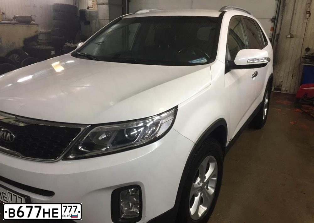Фото автомобиля KIA SORENTO, 2014 — госномер К005ВВ71. Цвет: Белый