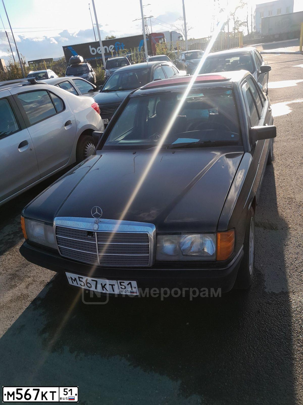 Фото автомобиля MERCEDES C-KLASSE, 1985 — госномер М567КТ51. Цвет: ЧЕРНЫЙ