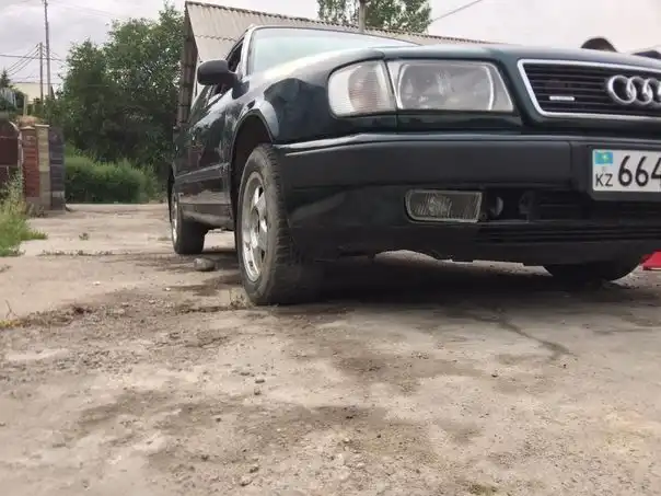 Фото автомобиля FORD FOCUS, 2005 — госномер К274ОУ186. Цвет: синий