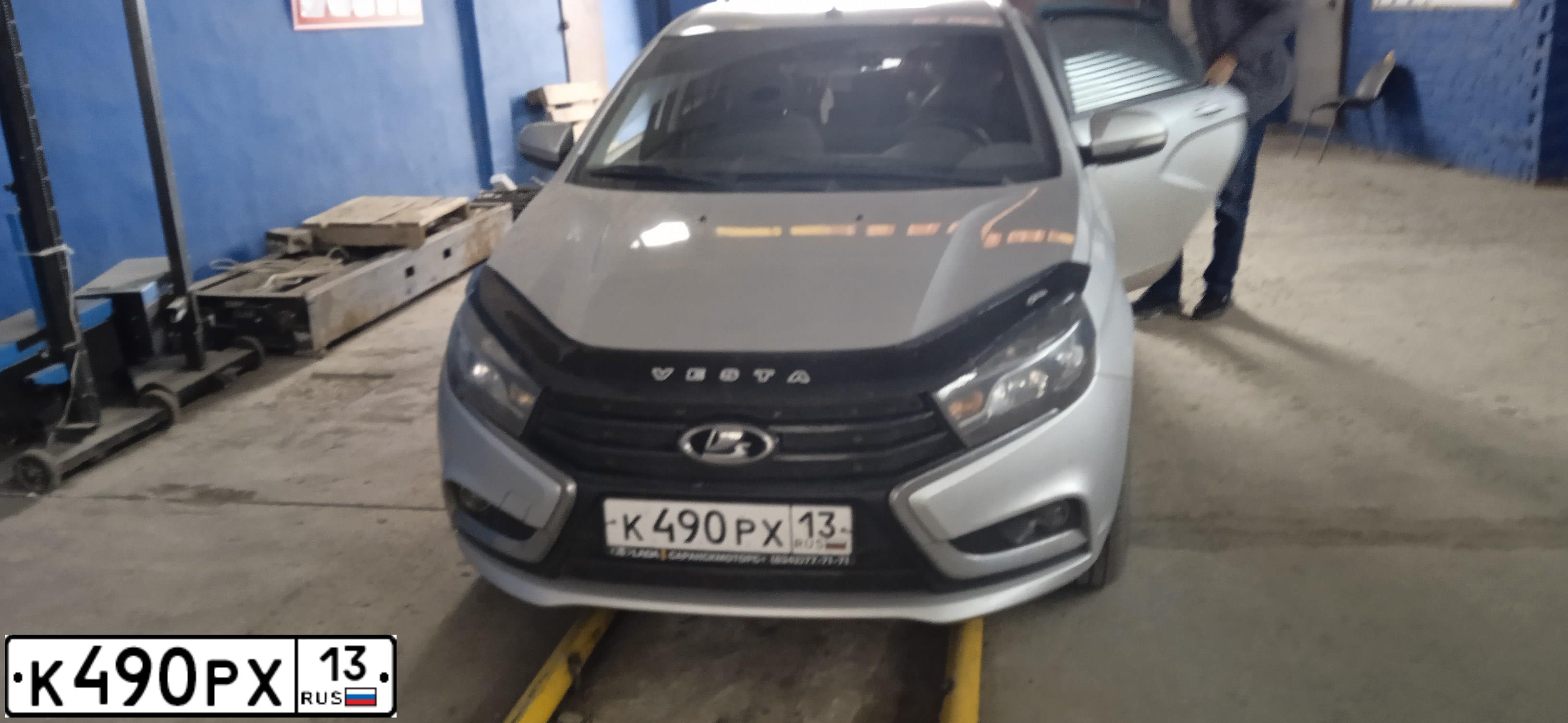 Фото автомобиля LADA VESTA, 2017 — госномер К490РХ13. Цвет: СЕРЕБРИСТЫЙ
