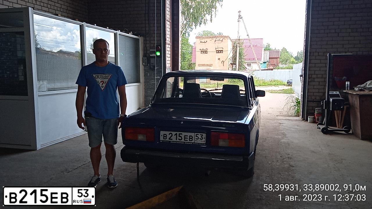 Фото автомобиля LADA 2105 LADA, 2007 — госномер К523ВТ53. Цвет: СИНИЙ