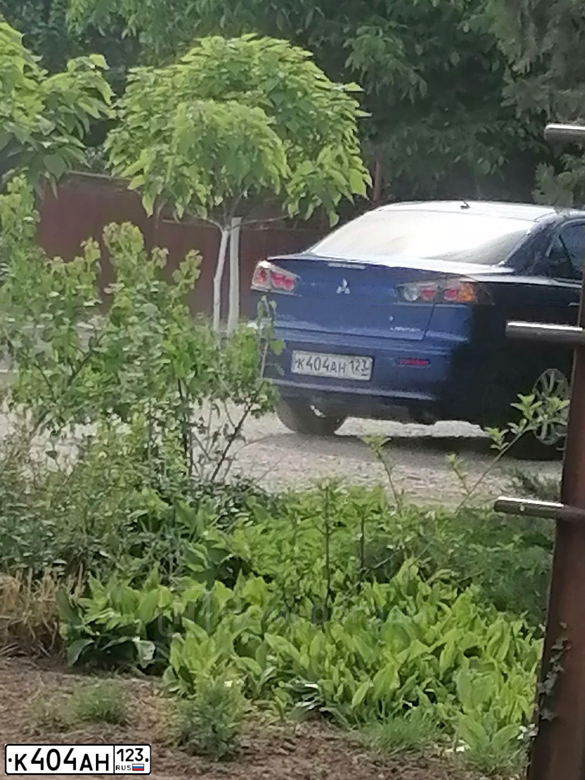 Фото автомобиля MITSUBISHI LANCER, 2011 — госномер К404АН123. Цвет: СИНИЙ