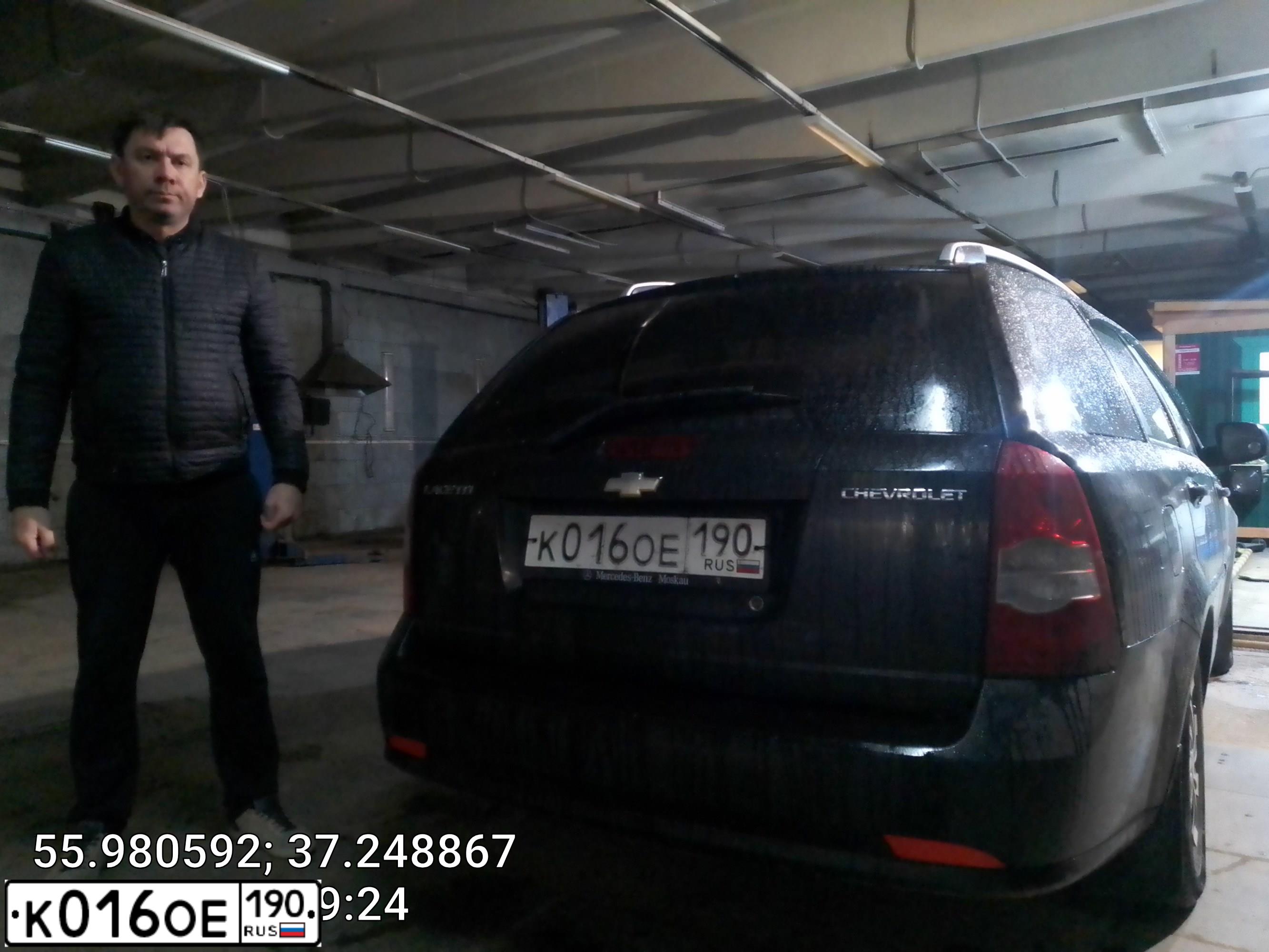 Фото автомобиля CHEVROLET LACETTI, 2011 — госномер К016ОЕ190. Цвет: ЧЕРНЫЙ