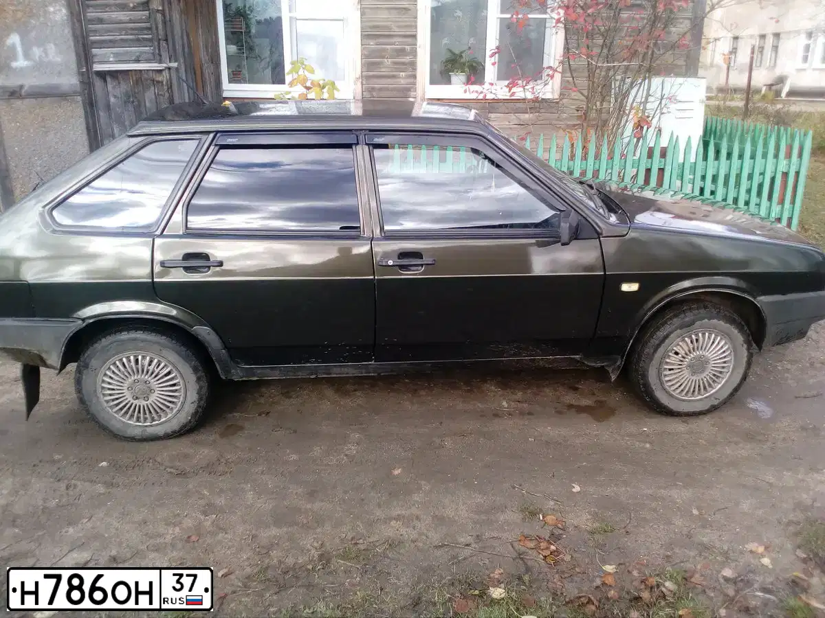 Фото автомобиля LADA 2109 SAMARA, 2004 — госномер Х277ВТ37. Цвет: Темно-зеленый
