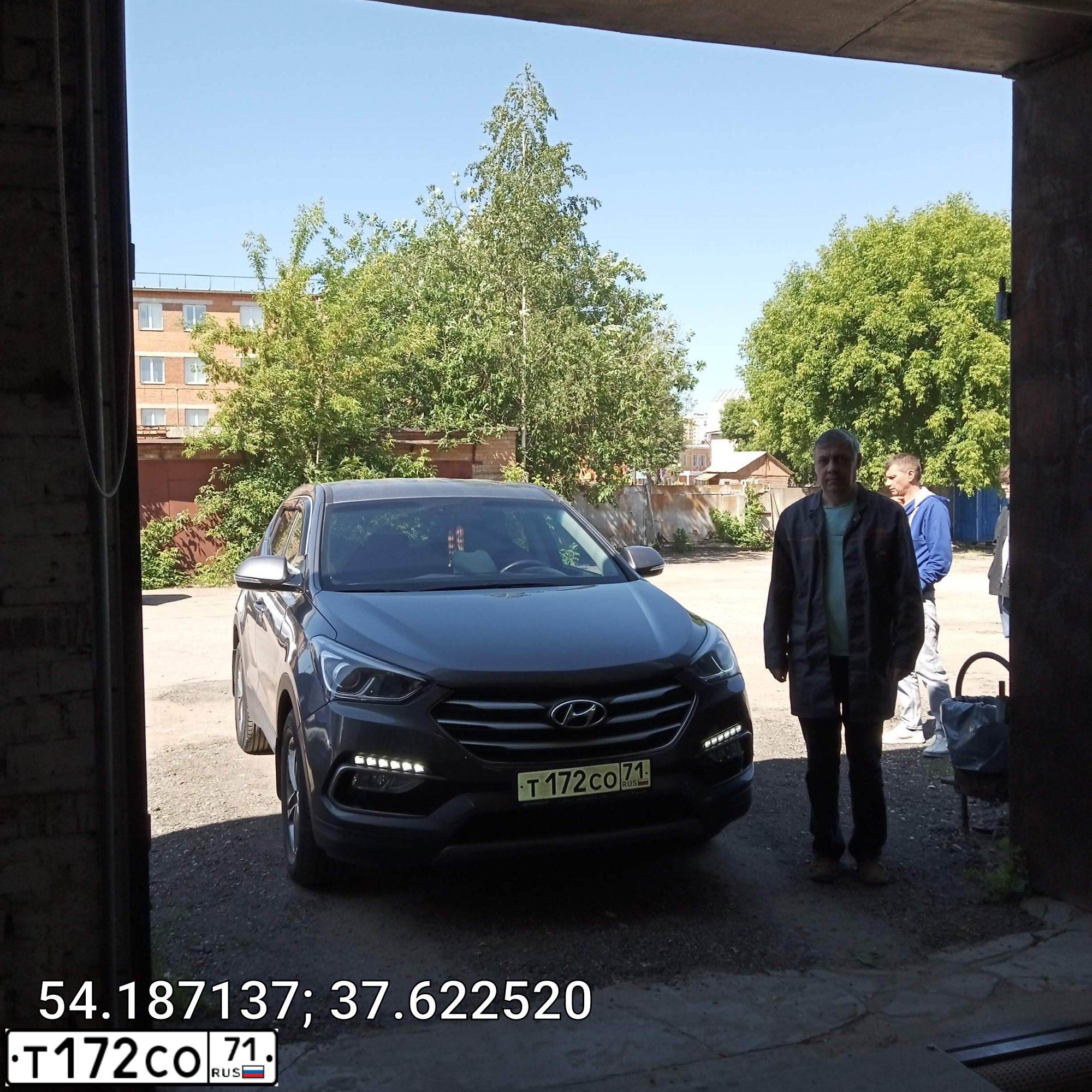 Фото автомобиля HYUNDAI SANTA FE, 2016 — госномер Т172СО71. Цвет: СЕРЫЙ