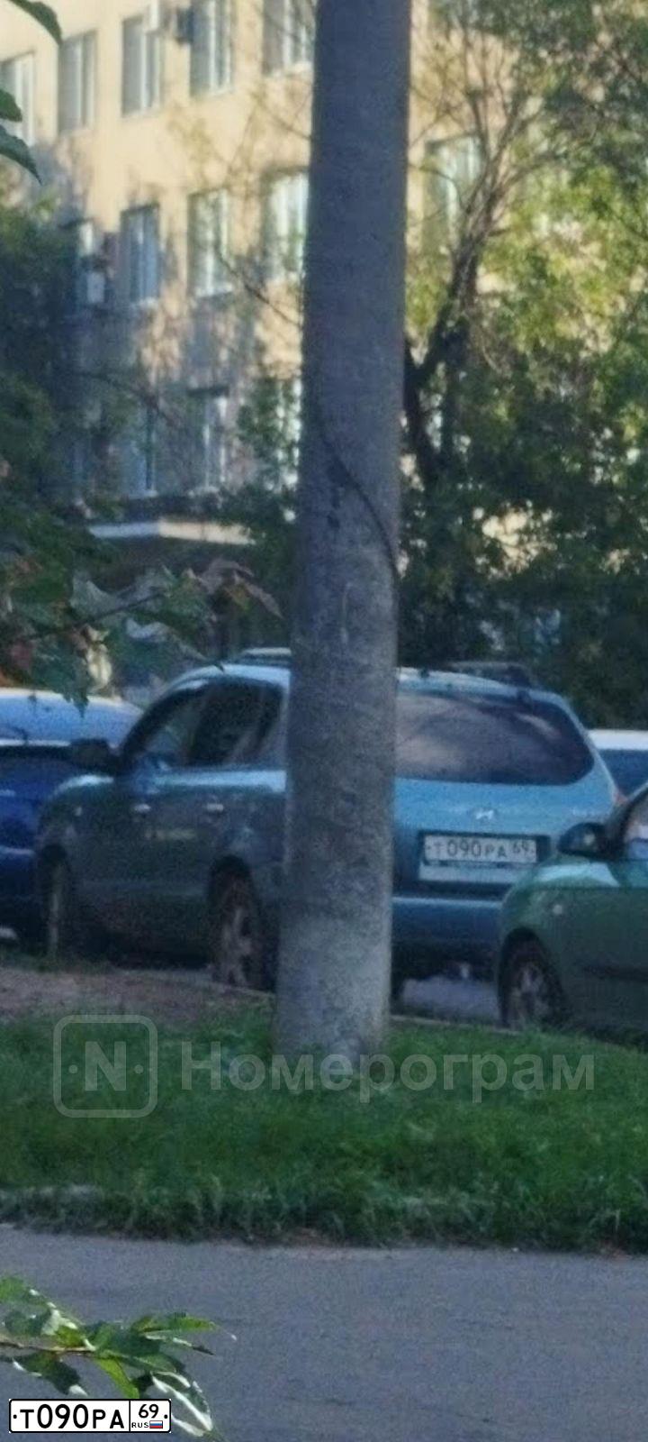 Фото автомобиля CHEVROLET BLAZER, 1997 — госномер Е630СЕ69. Цвет: ЗЕЛЕНЫЙ