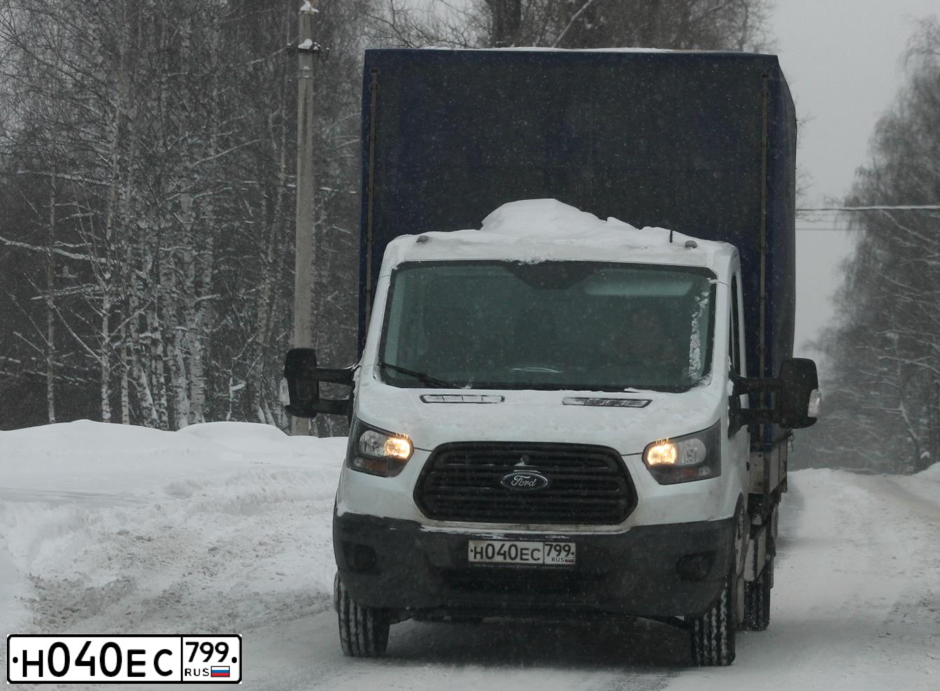 Фото автомобиля FORD TRANSIT, 2018 — госномер Н040ЕС799. Цвет: БЕЛЫЙ