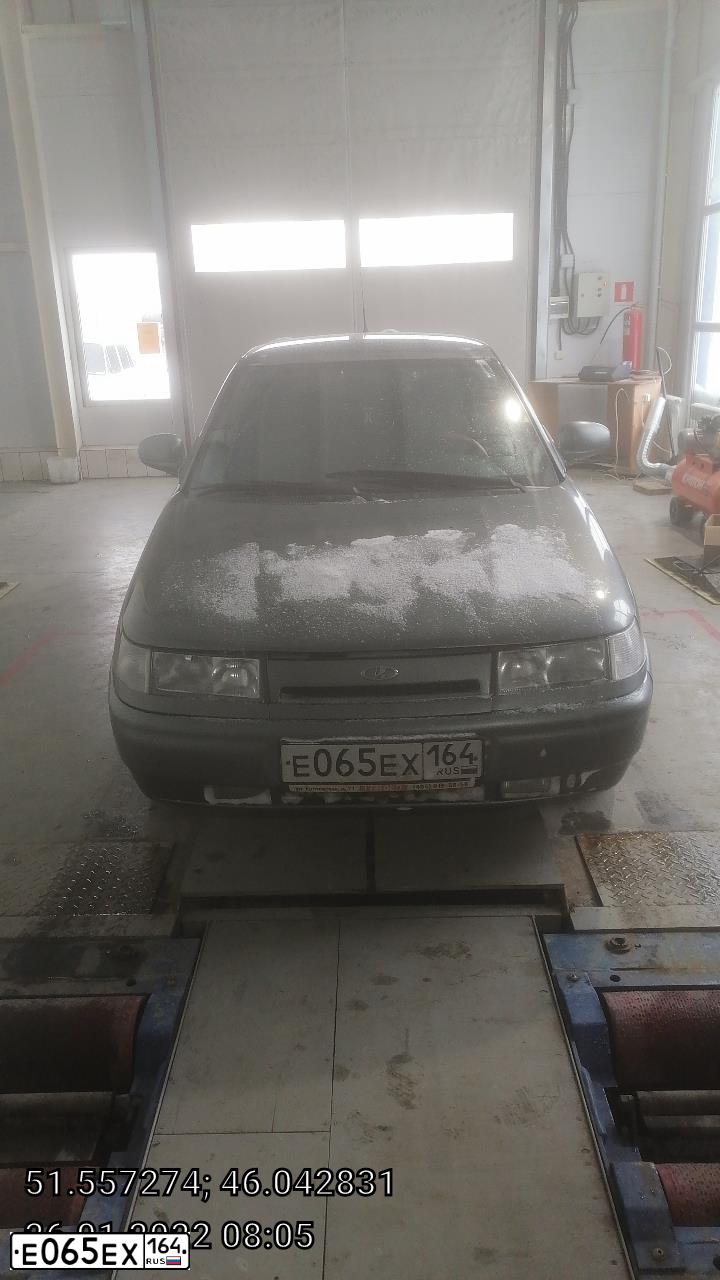Фото автомобиля LADA 2112 LADA, 2006 — госномер Е065ЕХ164. Цвет: СРЕДНИЙ СЕРО ЗЕЛЕНЫЙ МЕТА