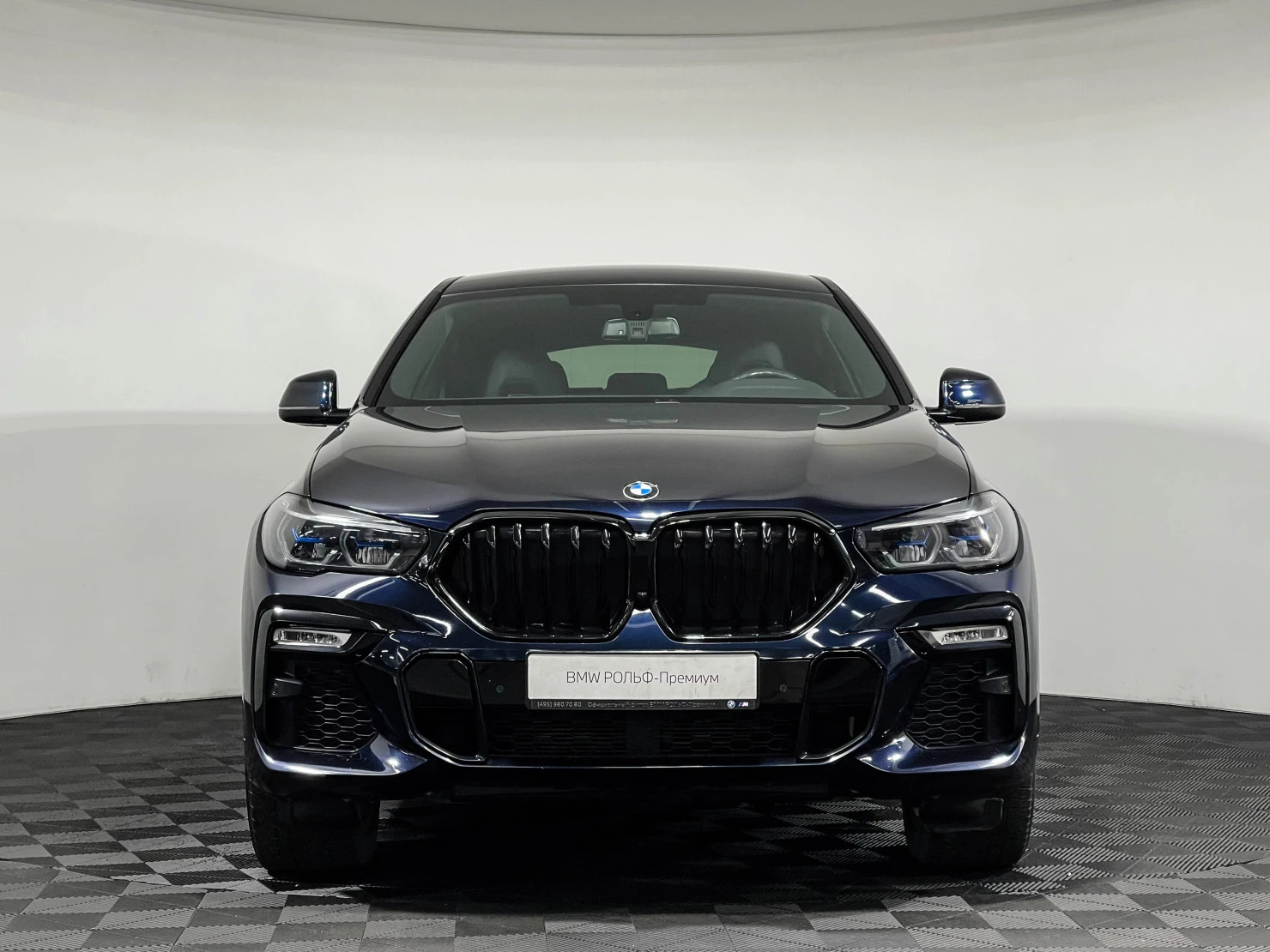 Фото автомобиля BMW X6, 2015 — госномер М186ММ777. Цвет: Коричневый