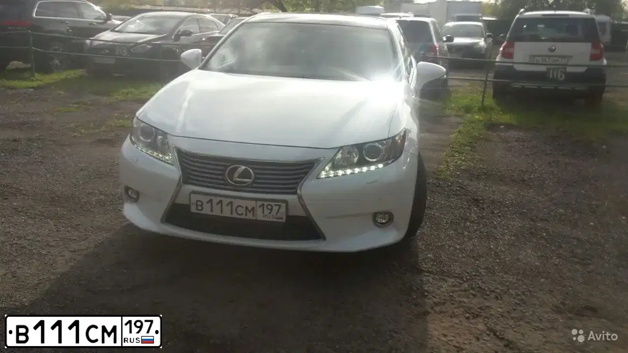 Фото автомобиля LEXUS ES, 2014 — госномер В111СМ197. Цвет: СЕРЕБРИСТЫЙ
