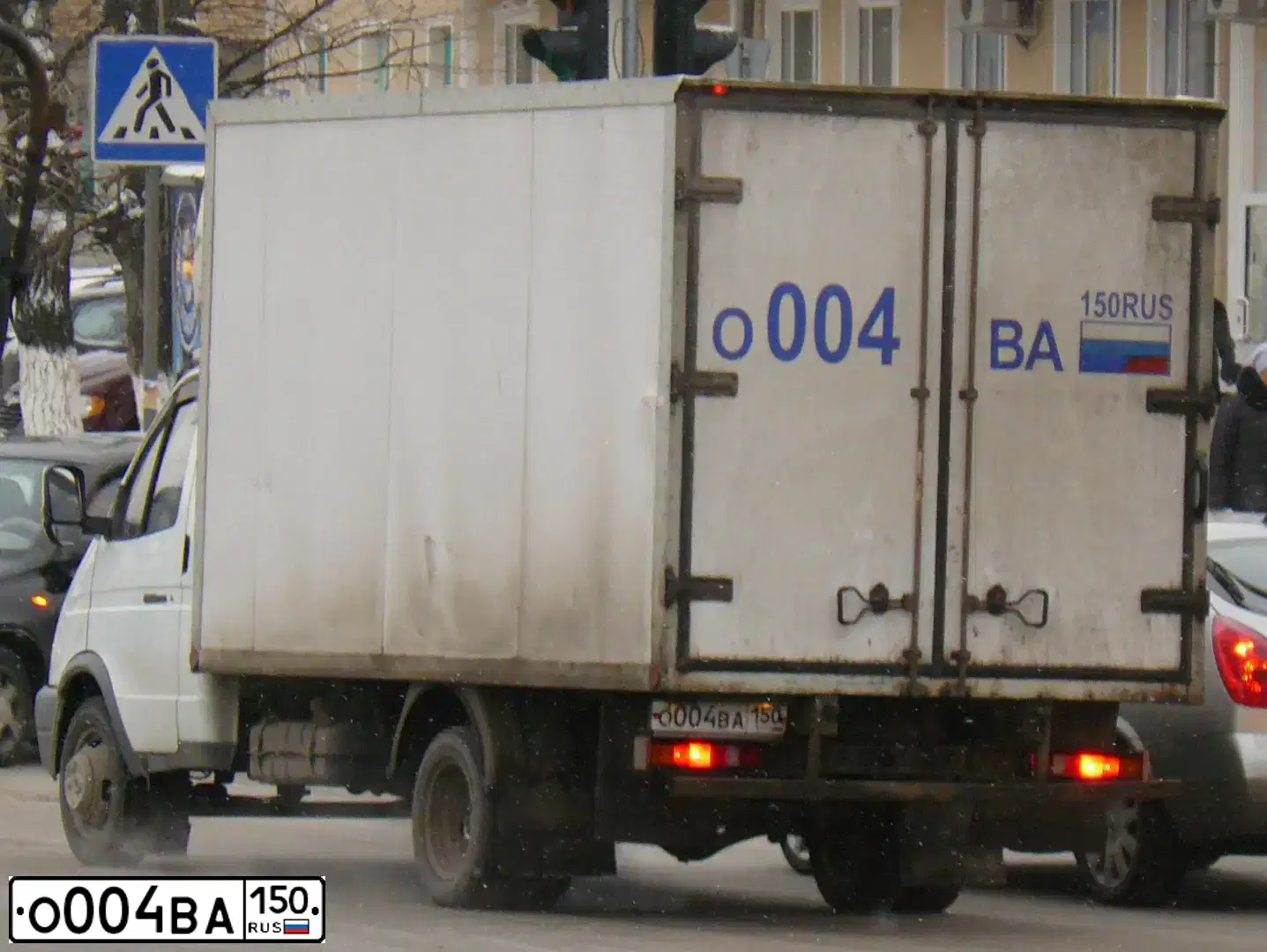 Фото автомобиля GAZ 3302 EL, 2006 — госномер О004ВА150. Цвет: Белый