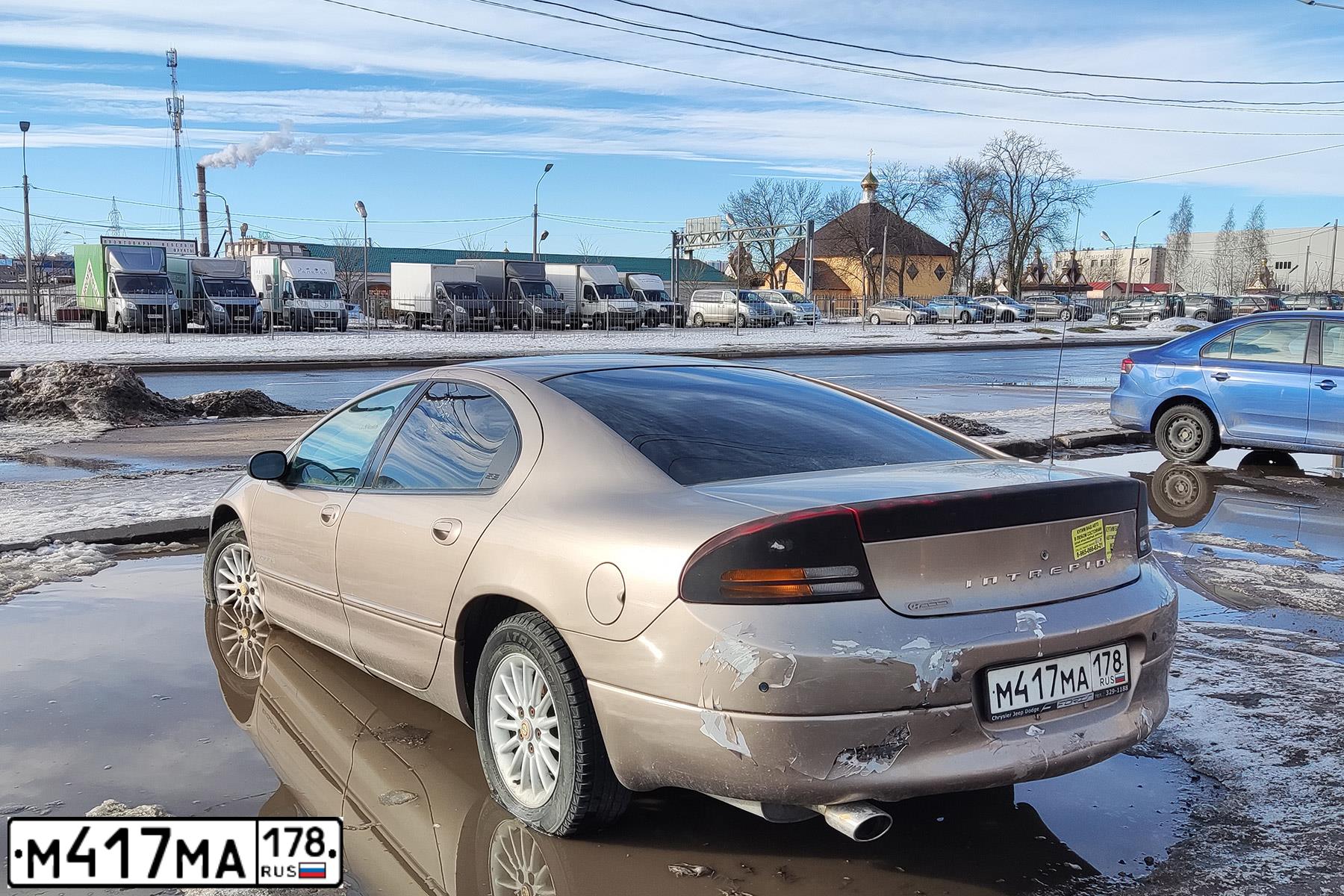 Фото автомобиля DODGE INTREPID, 2001 — госномер М417МА178. Цвет: серебристый