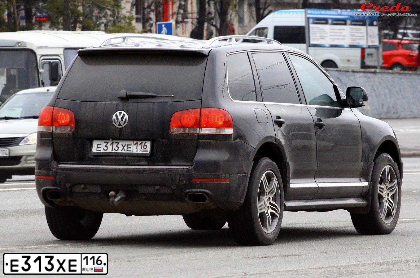 Фото автомобиля VOLKSWAGEN TOUAREG, 2006 — госномер У931КМ190. Цвет: ЧЕРНЫЙ