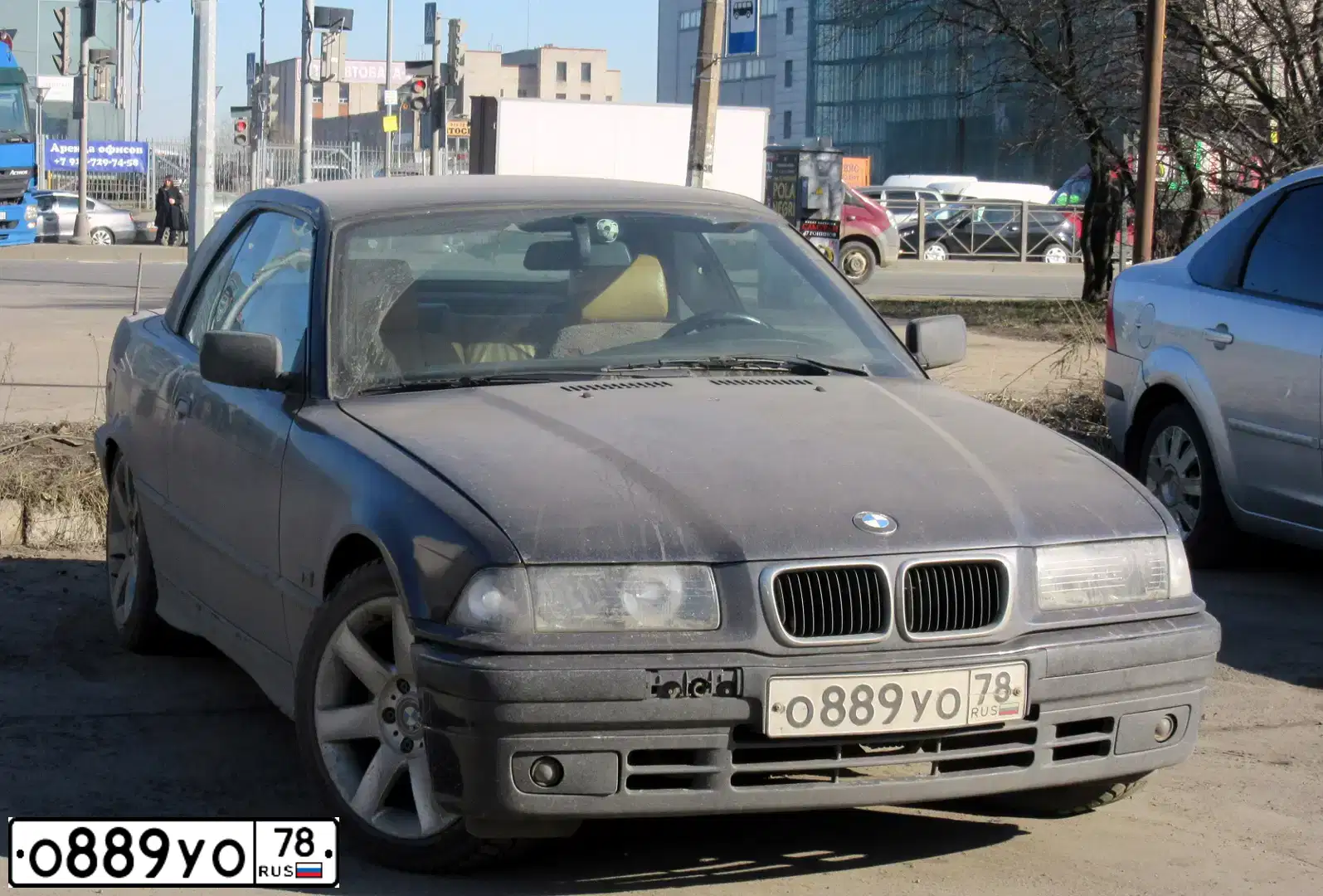 Фото автомобиля BMW SERIE 3, 1990 — госномер О889УО78. Цвет: СИНИЙ
