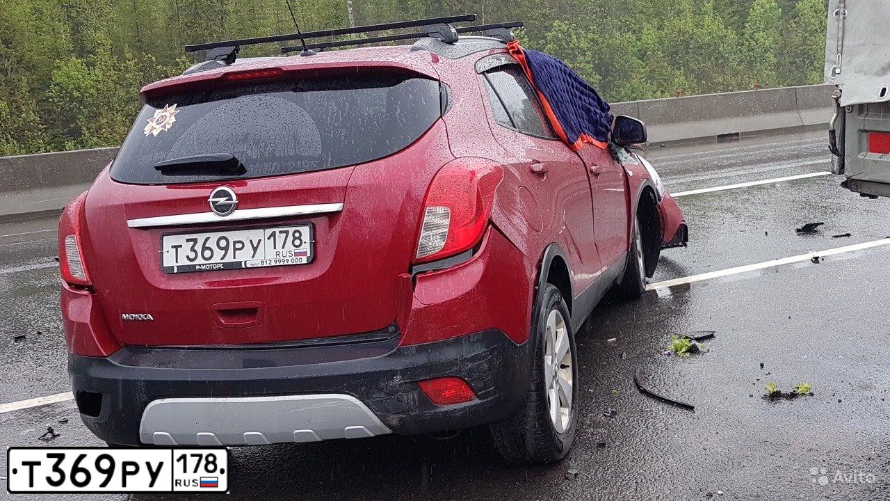 Фото автомобиля OPEL MOKKA, 2015 — госномер Т369РУ178. Цвет: КРАСНЫЙ