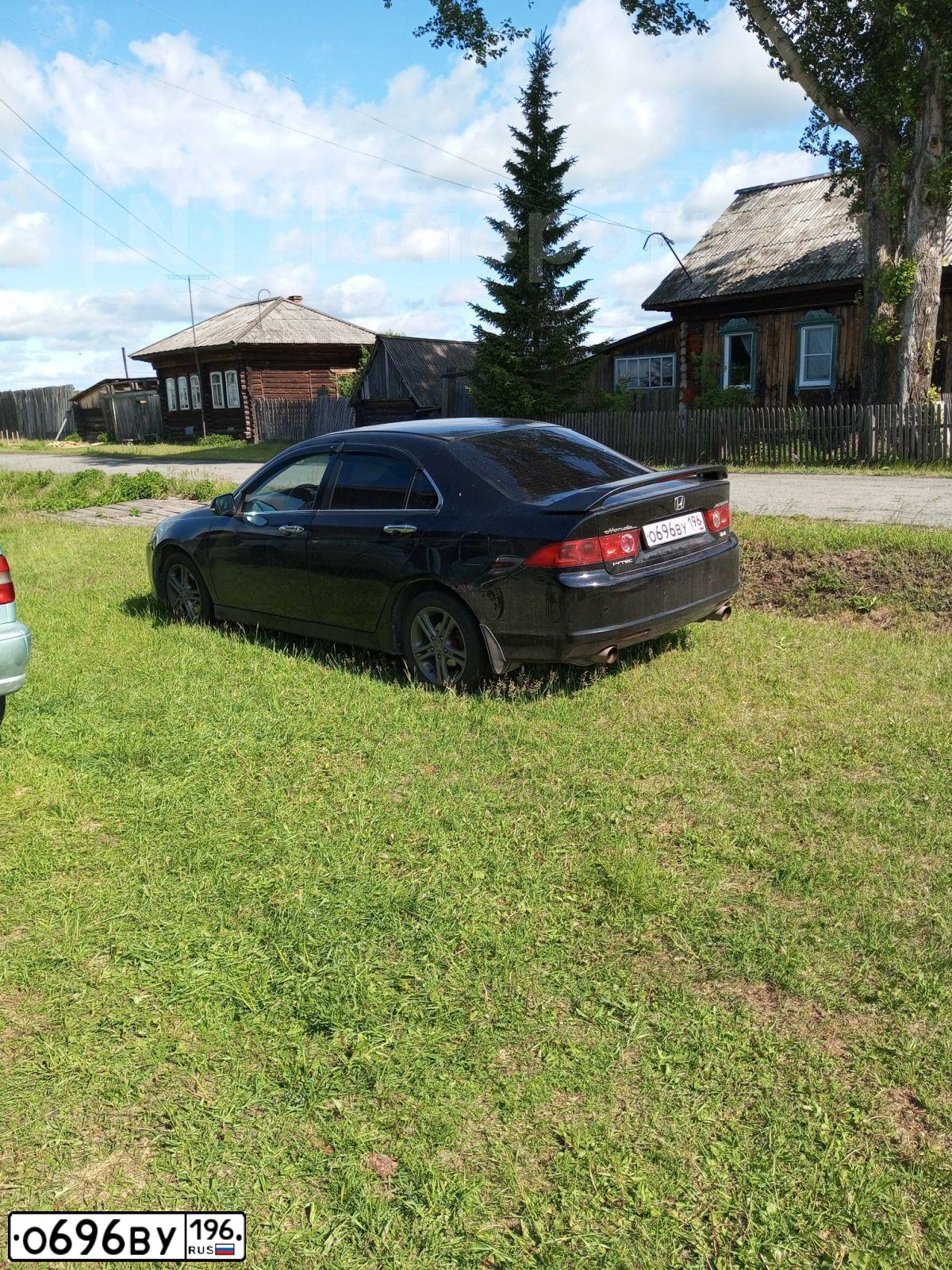 Фото автомобиля HONDA ACCORD, 2007 — госномер М676УО196. Цвет: ЧЕРНЫЙ