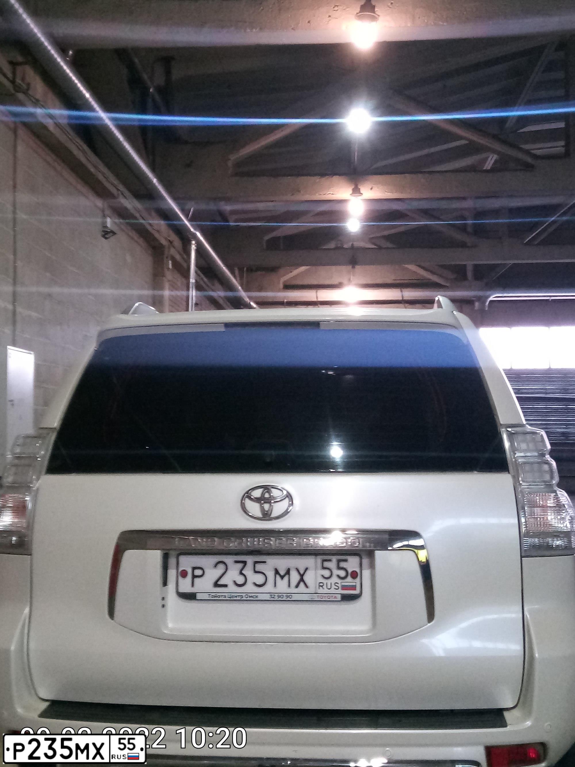 Фото автомобиля TOYOTA LANDCRUISER, 2010 — госномер В353АР155. Цвет: БЕЛЫЙ