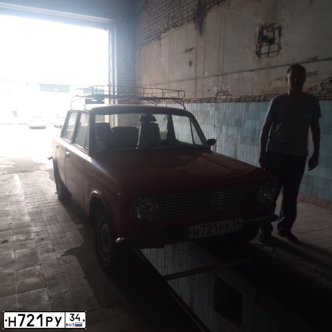 Фото автомобиля LADA 2101, 1983 — госномер Н721РУ34. Цвет: Красный