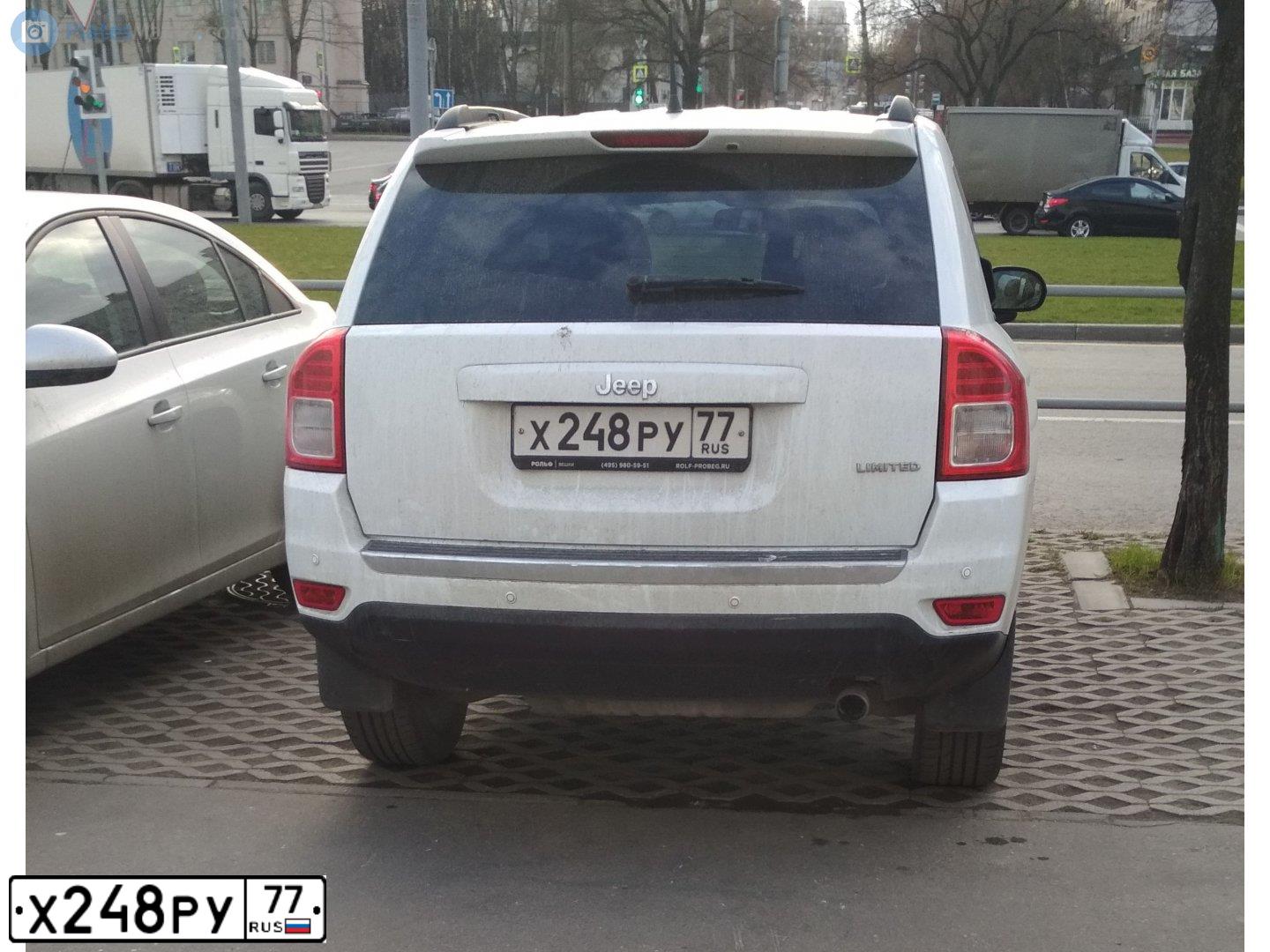 Фото автомобиля JEEP COMPASS, 2012 — госномер Х248РУ77. Цвет: Белый