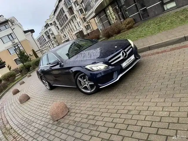 Фото автомобиля MERCEDES-BENZ C-CLASS, 2014 — госномер Т015УУ05. Цвет: синий