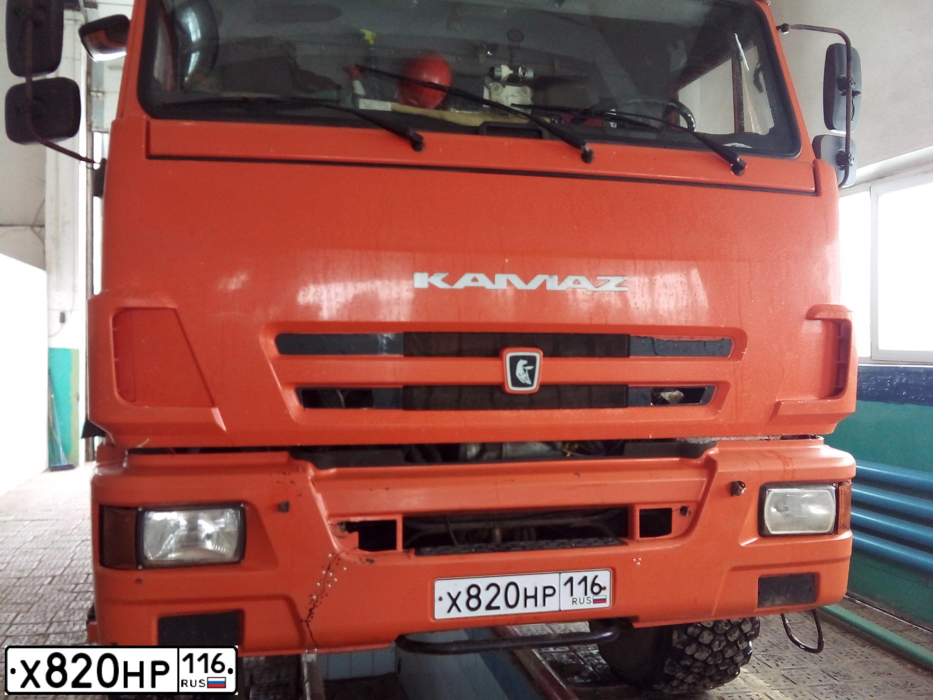 Фото автомобиля KAMAZ 43118 /6X6/, 2016 — госномер Х820НР116. Цвет: ОРАНЖЕВЫЙ