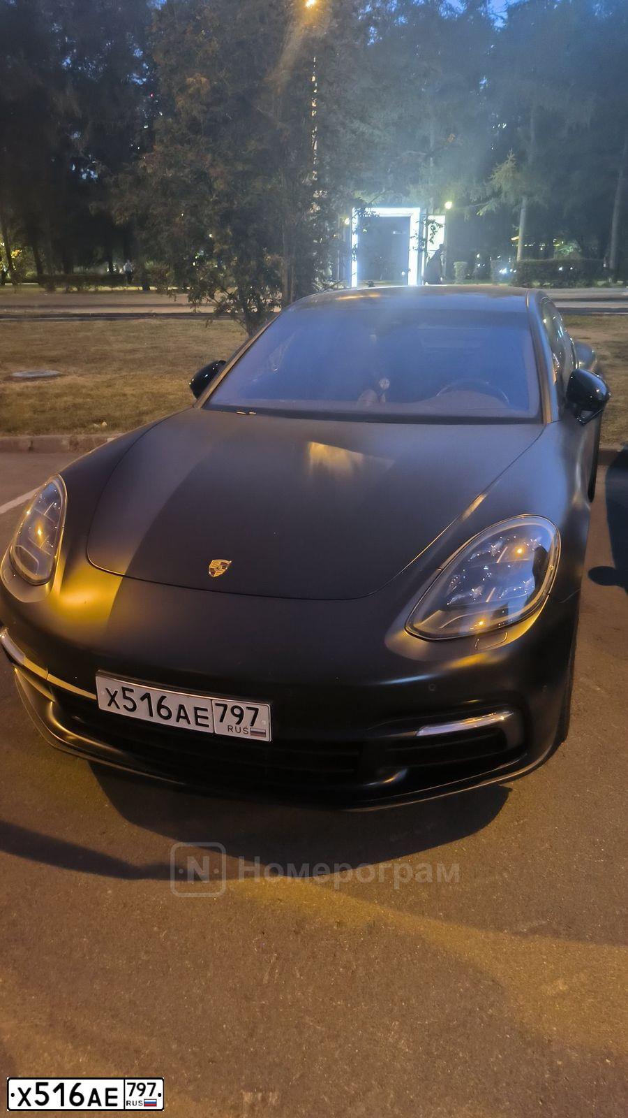 Фото автомобиля PORSCHE PANAMERA, 2018 — госномер Х516АЕ797. Цвет: ЧЕРНЫЙ