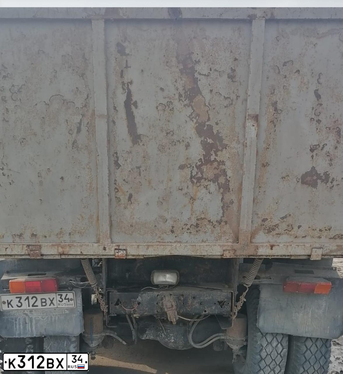 Фото автомобиля KAMAZ 55111 /6X4/, 1998 — госномер К312ВХ34. Цвет: СВЕТЛО ДЫМЧАТЫЙ