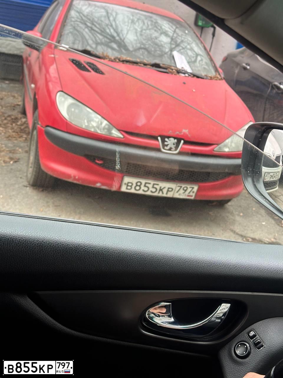 Фото автомобиля PEUGEOT 206, 2006 — госномер В855КР797. Цвет: Красный